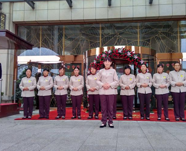 <a href=http://www.020baojie.com/ target=_blank class=infotextkey>广州办公室保洁公司</a>:地板清洁小常识